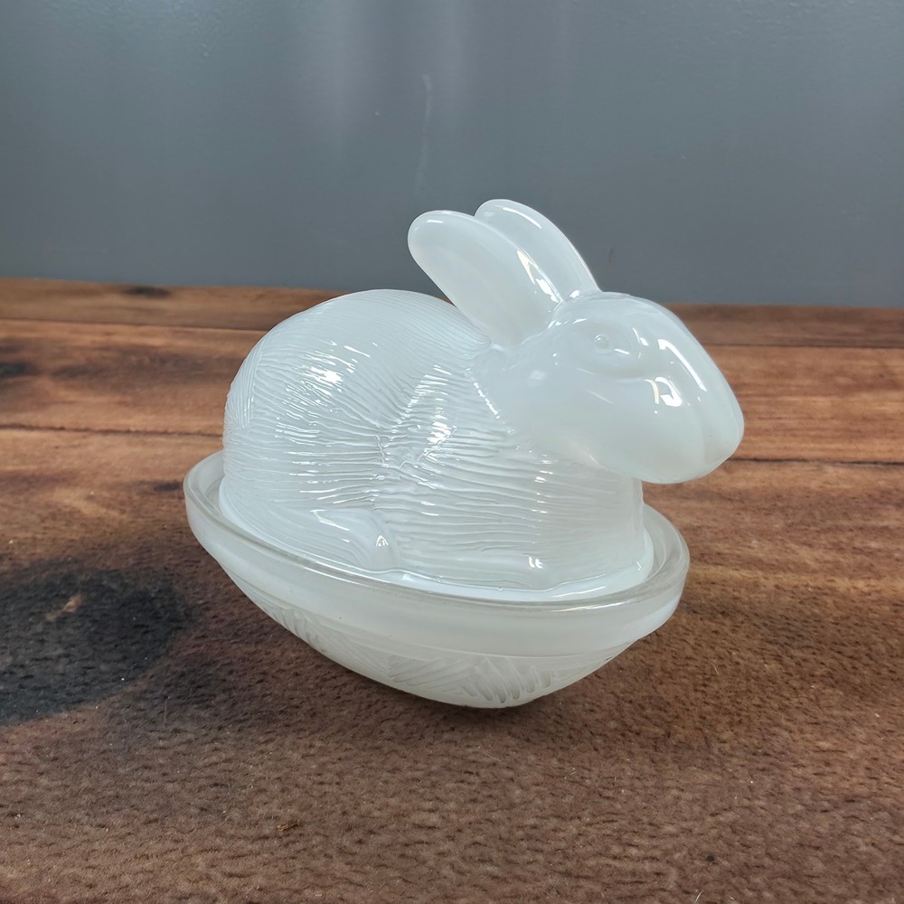 Vintage Milk Glass Rabbit on Nest Candy Dish White Good Textured Easter Decor - Picture 5 of 10